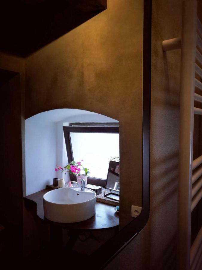 Statek "Two Brooms", Apartment Mirkovice Luaran gambar
